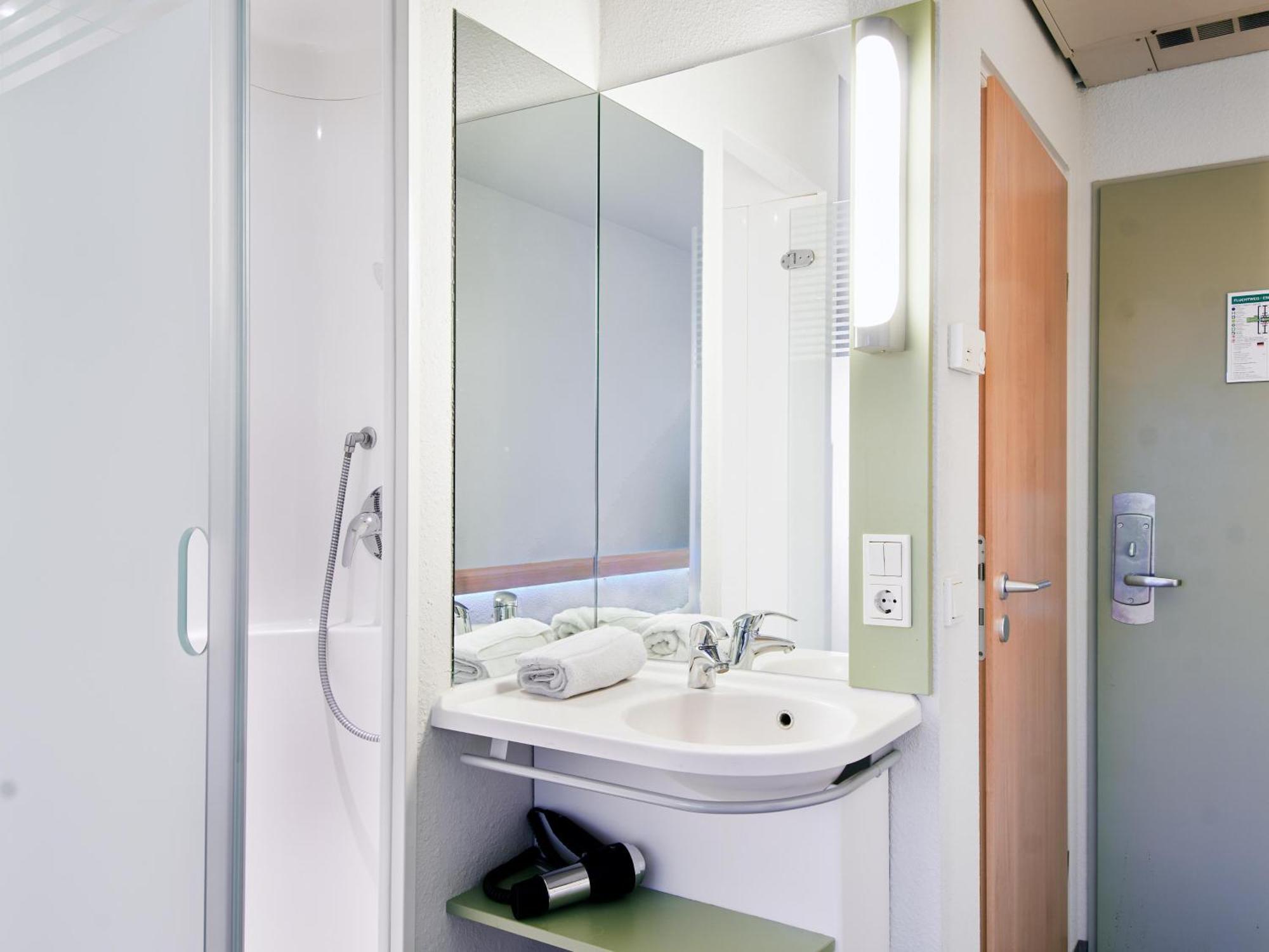 ibis budget Köln Marsdorf Exteriör bild
