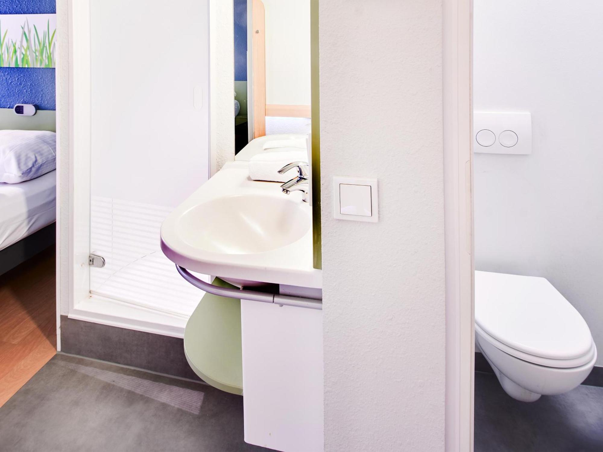 ibis budget Köln Marsdorf Exteriör bild